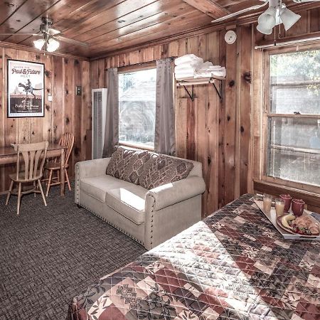 Apache Village 10, King Studio, Midtown, Sleeps 2 Ruidoso Extérieur photo